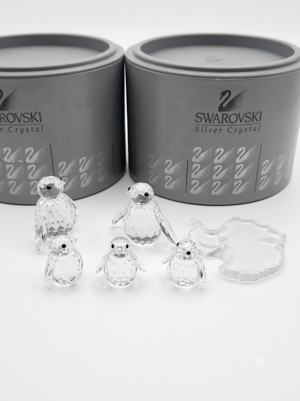 Swarovski Crystal Penguin Family - Clear Faceted Figurines - Picture 2 of 3